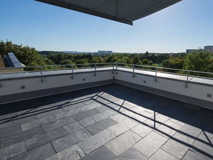 Vue sur le coin du toit-terrasse en ardoise Black Rustic