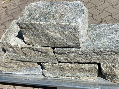 Mauersteine_Luserna_von_oben