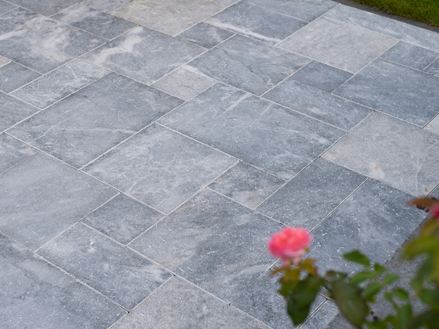 Dallage en marbre Afyon Grey et rosier