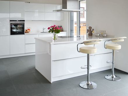 Cuisine moderne avec carrelage en ardoise Grey Slate