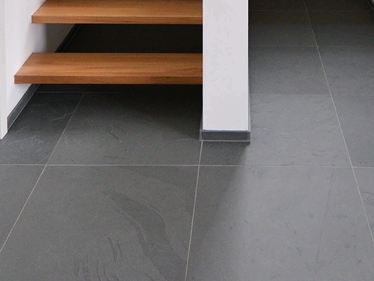 Gal1_Séance photo client-Ardoise-Gris ardoise-Carrelage intérieur-Escalier-js