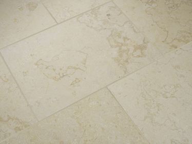 Carrelage en pierre calcaire Royal Beige vu de haut