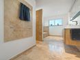 Carrelage mural en travertin Ivory Classic dans la salle de bains