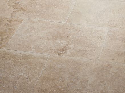 Carrelage Classic Light, en travertin adouci