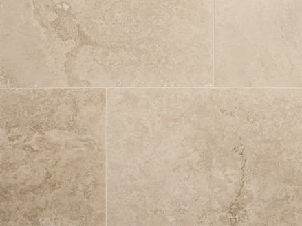 Carreaux de travertin Classic Light dans les tons beige foncé, vus du dessus